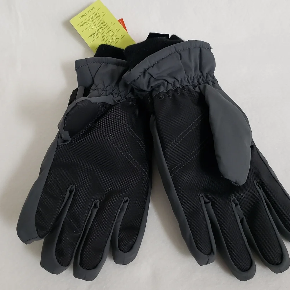 All In Motion Black and Gray Winter Gloves!
